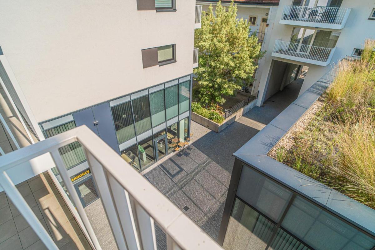 Apartment Karel With Garage Parking Прага Екстер'єр фото
